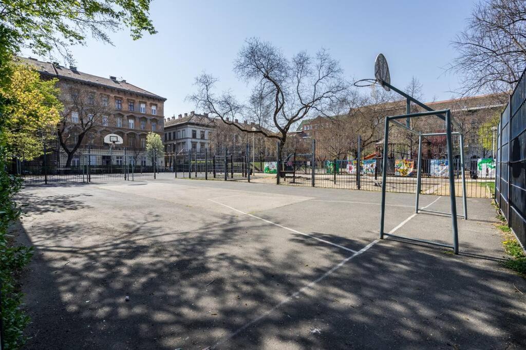 Klauzal City Garden Apartments - 2-Bedroom K34 Budapest Luaran gambar